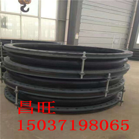 ����Џ�����Ͳʽ�a�����������ǰ��b���κ�ݔ�͟o���g�Ć����������w�Ĺܵ�֮��